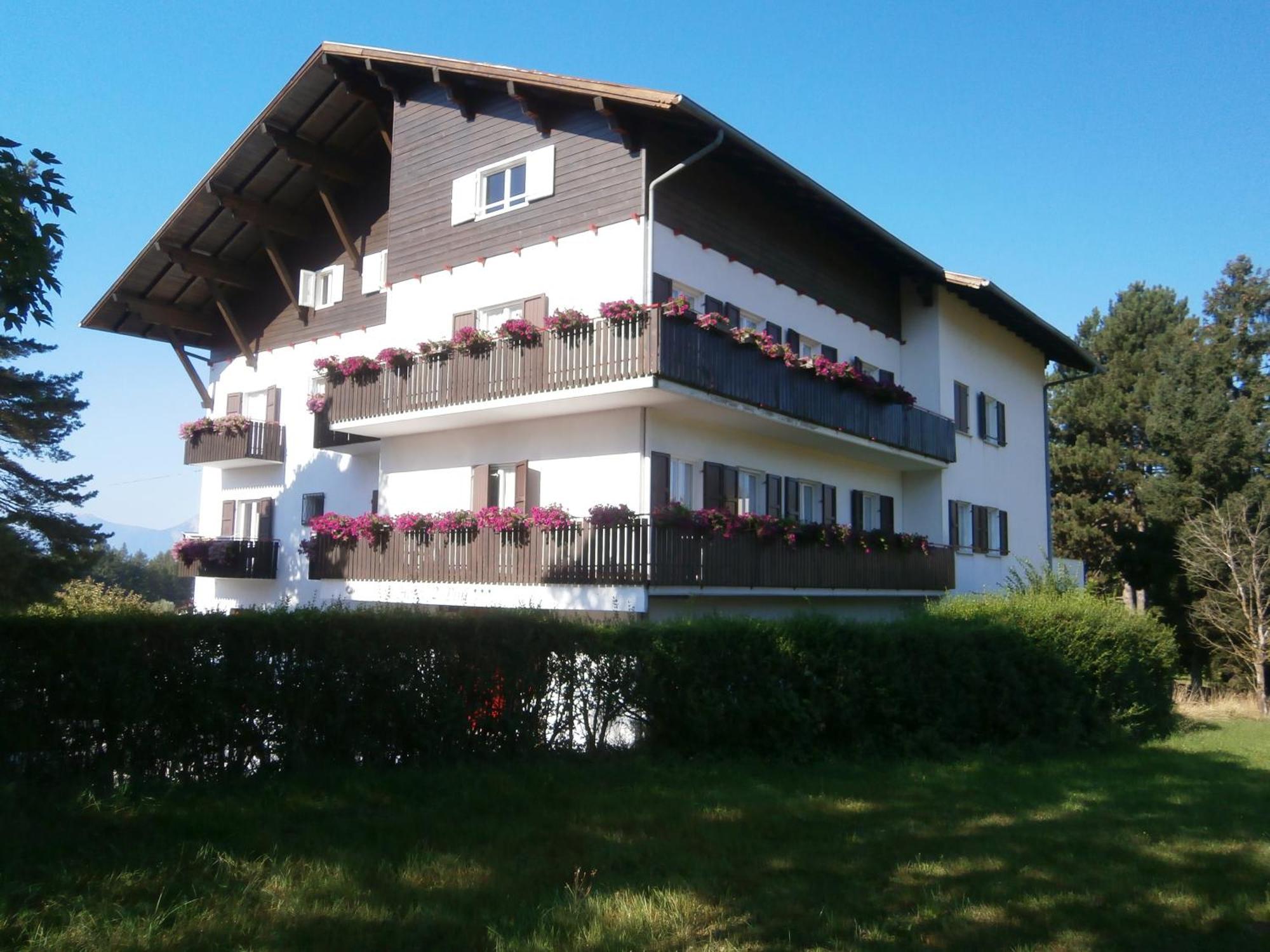 Hotel Due Pini Baselga di Pine Exterior photo