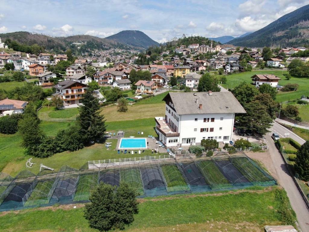 Hotel Due Pini Baselga di Pine Exterior photo